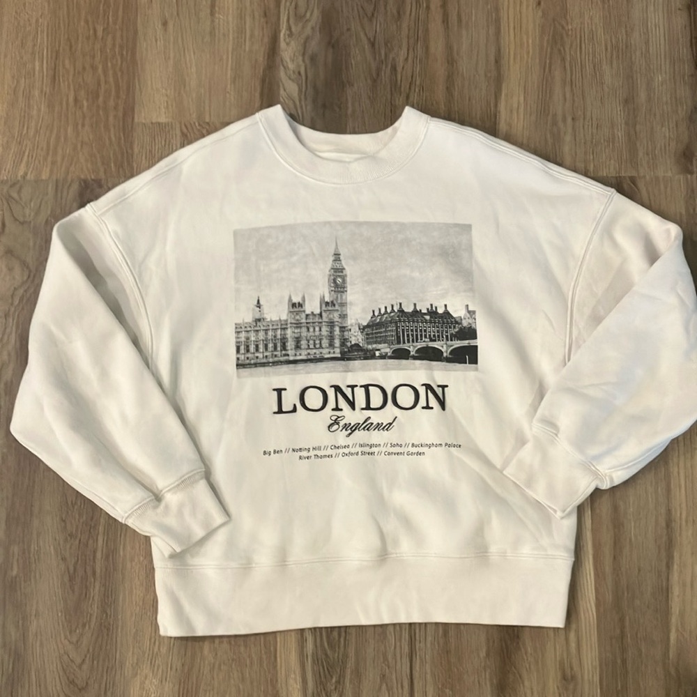 Abercrombie & Fitch London sweatshirt size Medium